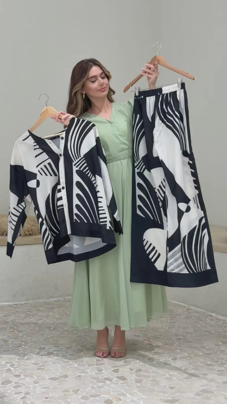 2 Pcs Women's Stitched Khaddar Printed Shirt And Trouser