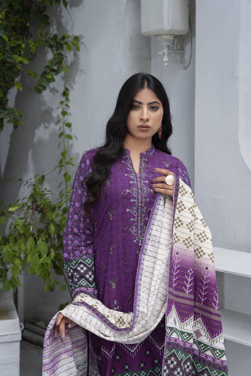 3 Pcs Women's Unstitched Khaddar Printed Suit
